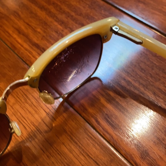 5 for $20! Abercrombie and Fitch Sunglasses - Picture 6 of 6